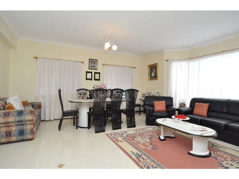 87 Robert Street, Labrador QLD 4215