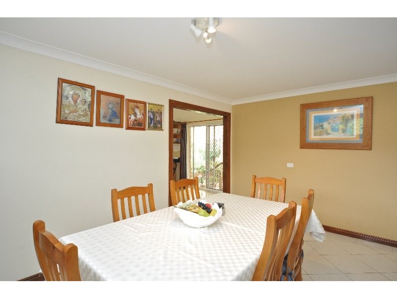 87 Robert Street, Labrador QLD 4215