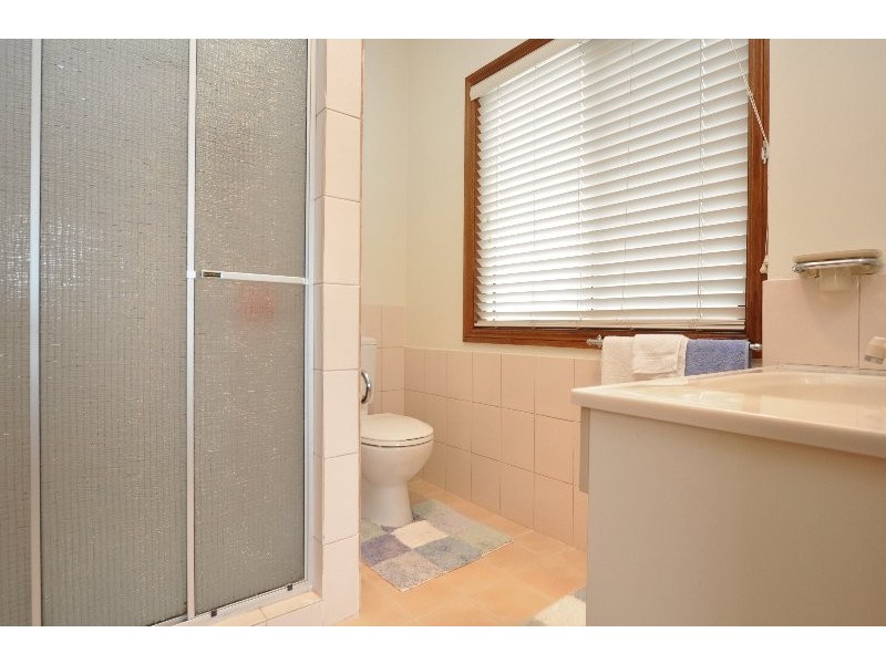 87 Robert Street, Labrador QLD 4215