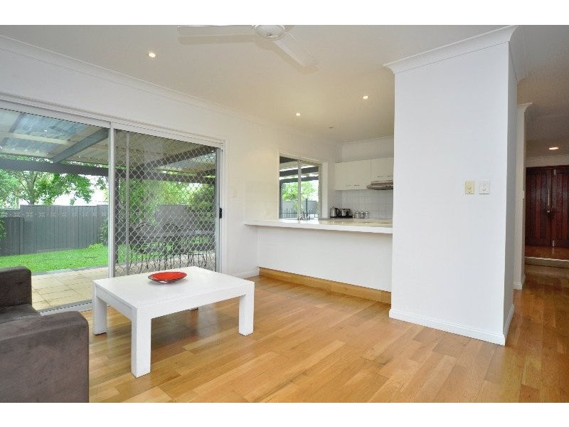 1 Crampton Court, Parkwood QLD 4214