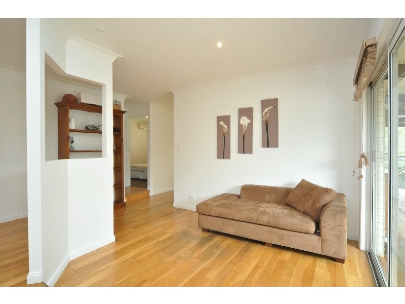 1 Crampton Court, Parkwood QLD 4214