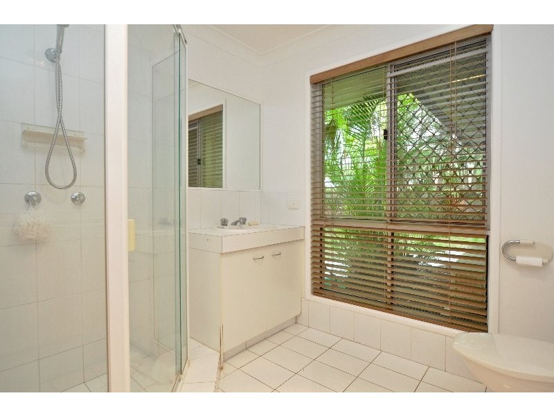 1 Crampton Court, Parkwood QLD 4214