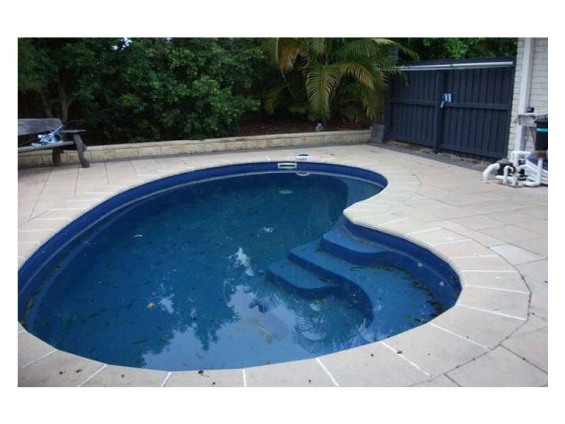 1 Crampton Court, Parkwood QLD 4214