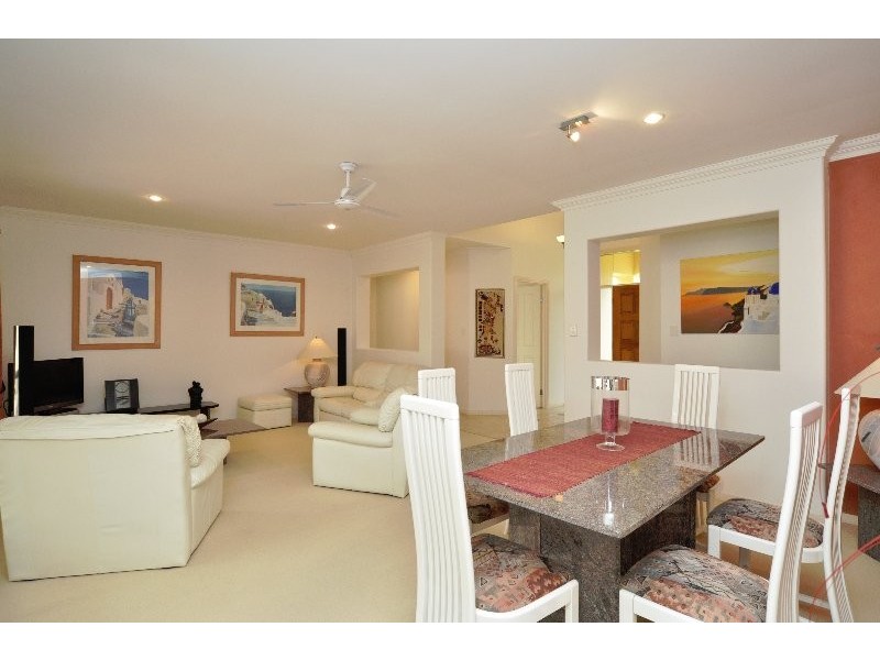 8 Little Hampton Court, Arundel QLD 4214