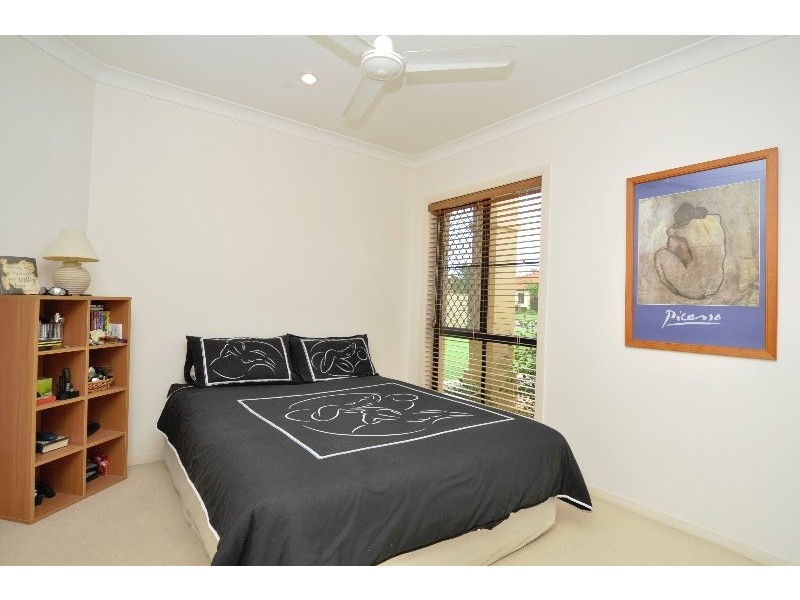 8 Little Hampton Court, Arundel QLD 4214