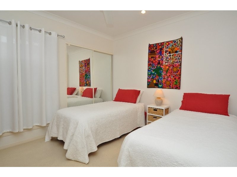 8 Little Hampton Court, Arundel QLD 4214