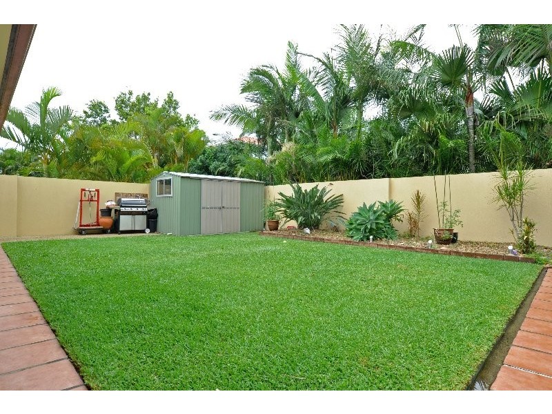 8 Little Hampton Court, Arundel QLD 4214