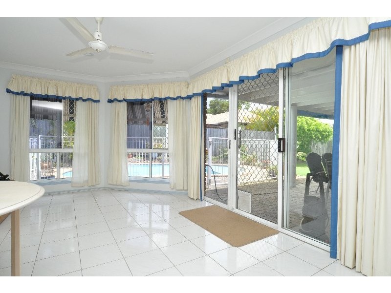 42 Morfantaine Terrace, Parkwood QLD 4214