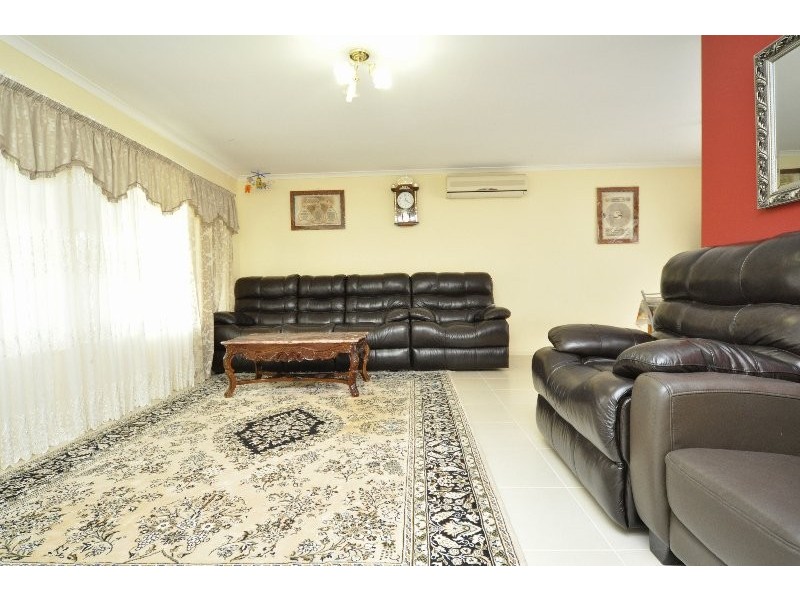 2 Strathalbyn Court, Parkwood QLD 4214