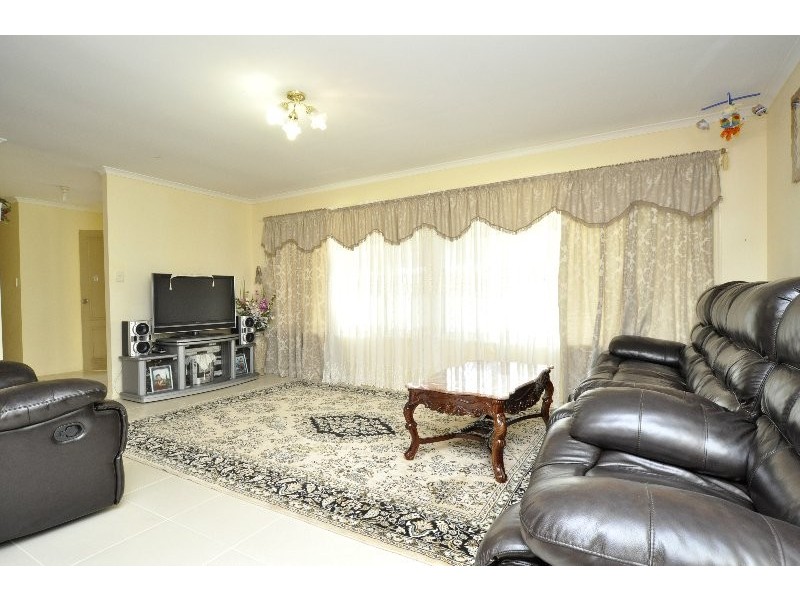 2 Strathalbyn Court, Parkwood QLD 4214