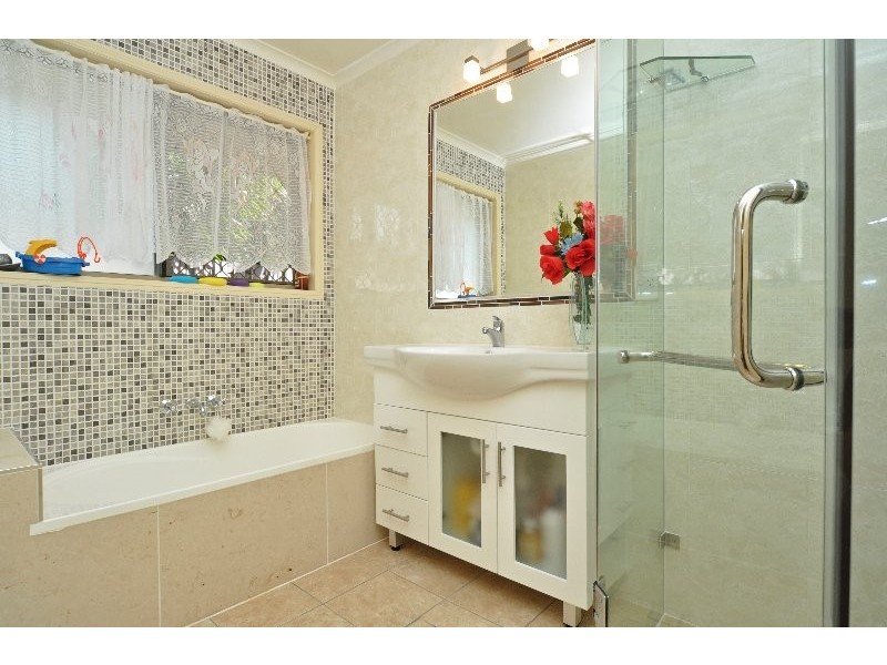 2 Strathalbyn Court, Parkwood QLD 4214