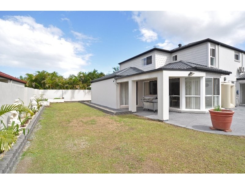 10 Arbuthnot Parade, Benowa QLD 4217