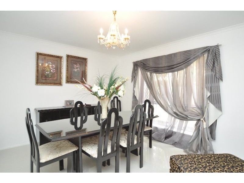 10 Arbuthnot Parade, Benowa QLD 4217