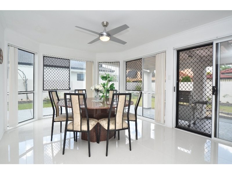 10 Arbuthnot Parade, Benowa QLD 4217