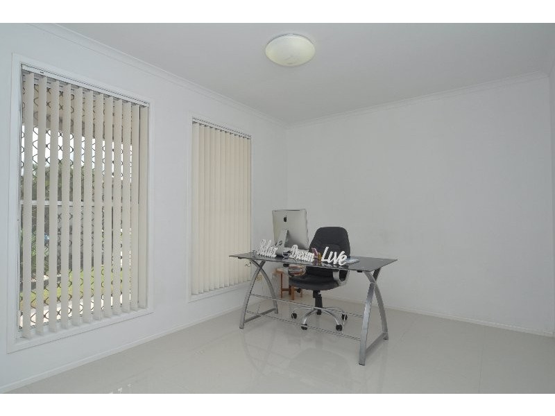 10 Arbuthnot Parade, Benowa QLD 4217