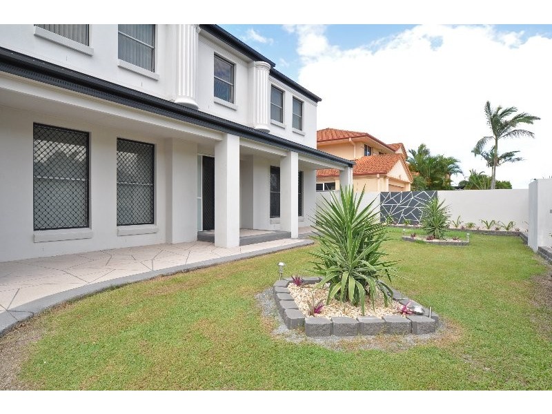 10 Arbuthnot Parade, Benowa QLD 4217