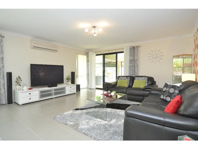 68 Harmsworth Road, Pacific Pines QLD 4211