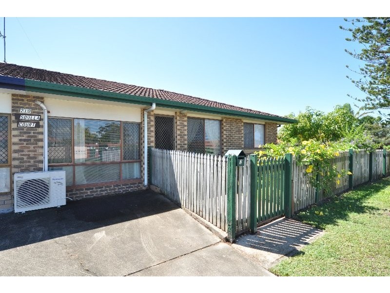 2/219 Central Street, Labrador QLD 4215