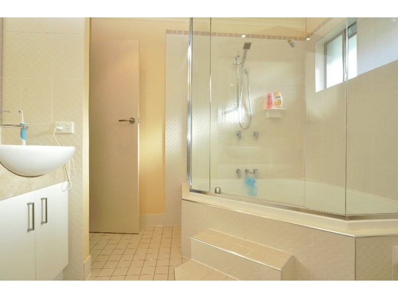 64A Kumbari Close, Southport QLD 4215