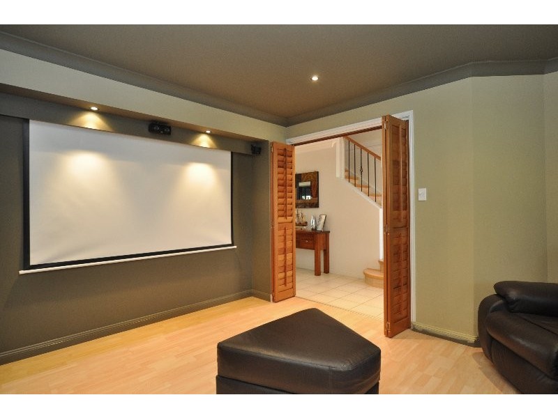 103 Christina Ryan Way, Arundel QLD 4214