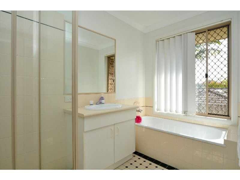 17 Greenacre Drive, Parkwood QLD 4214