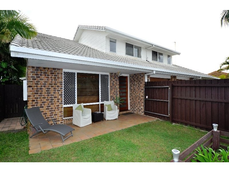 1/14 Kenny Drive, Labrador QLD 4215