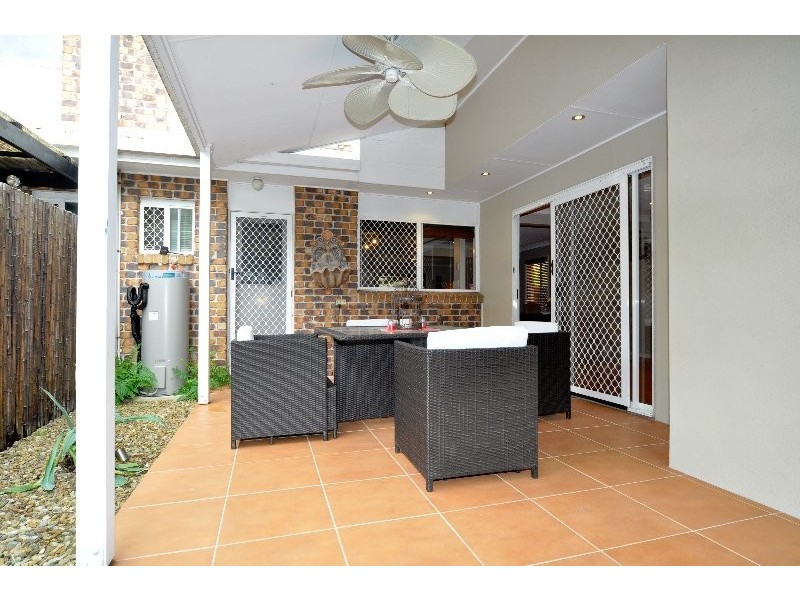 1/14 Kenny Drive, Labrador QLD 4215