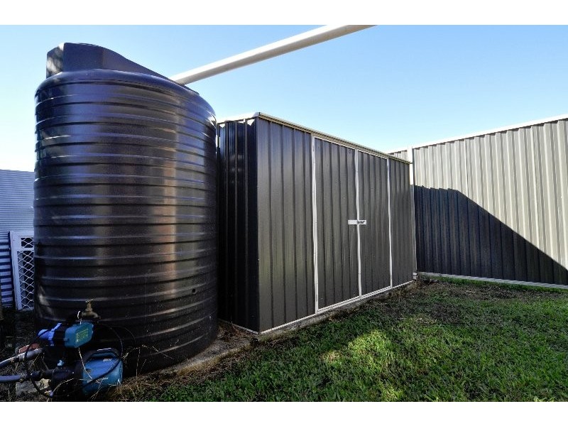 2/4 Kenny Drive, Labrador QLD 4215