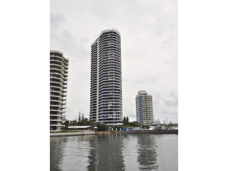 32/17 Bayview Street, Runaway Bay QLD 4216