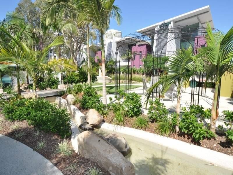 58/28 Bayview Street, Runaway Bay QLD 4216