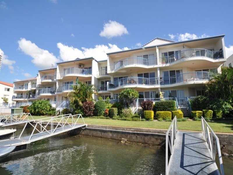 5/9 Madang Crescent, Runaway Bay QLD 4216