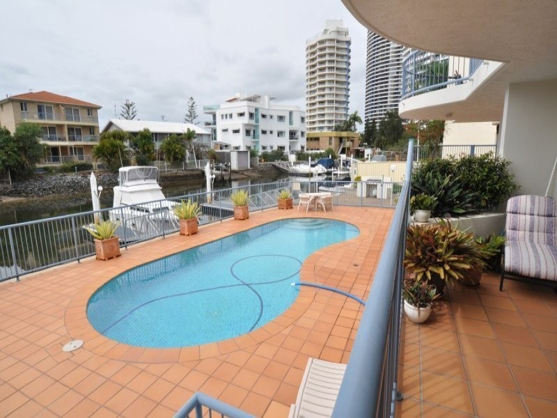 5/9 Madang Crescent, Runaway Bay QLD 4216