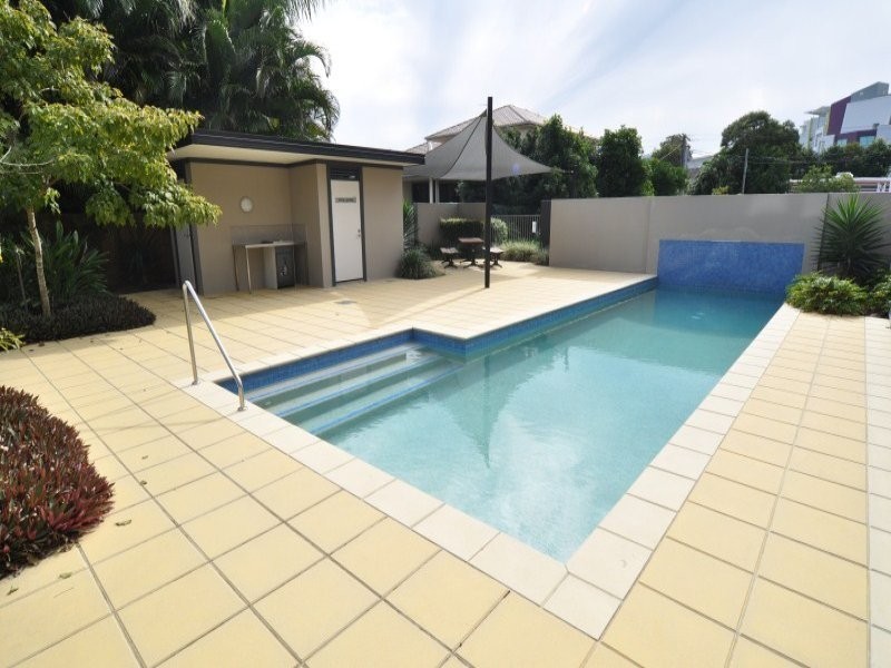 3/12 Bayview Street, Runaway Bay QLD 4216