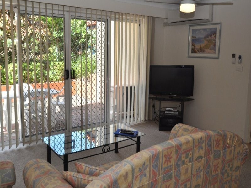 4/37 Bayview Street, Runaway Bay QLD 4216