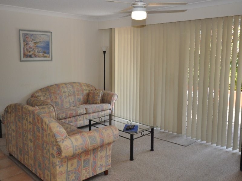 4/37 Bayview Street, Runaway Bay QLD 4216