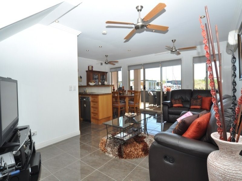 87 John Lund Drive, Hope Island QLD 4212