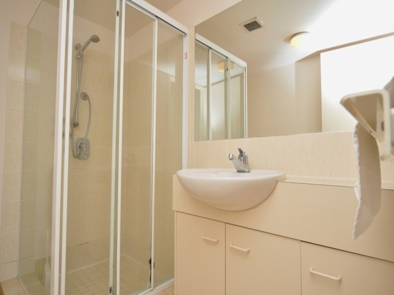 43/37 Bayview Street, Runaway Bay QLD 4216