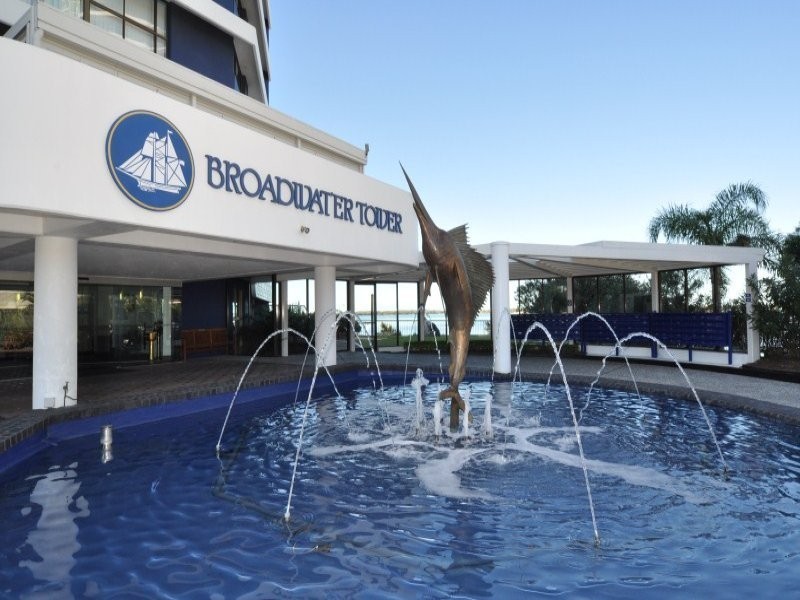 49/17 Bayview Street, Runaway Bay QLD 4216