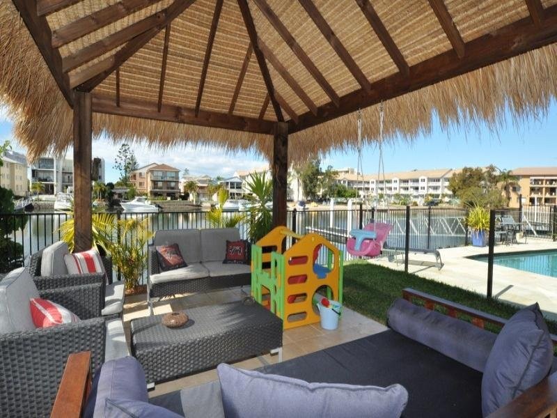 1/48 Vaggelas Crescent, Biggera Waters QLD 4216