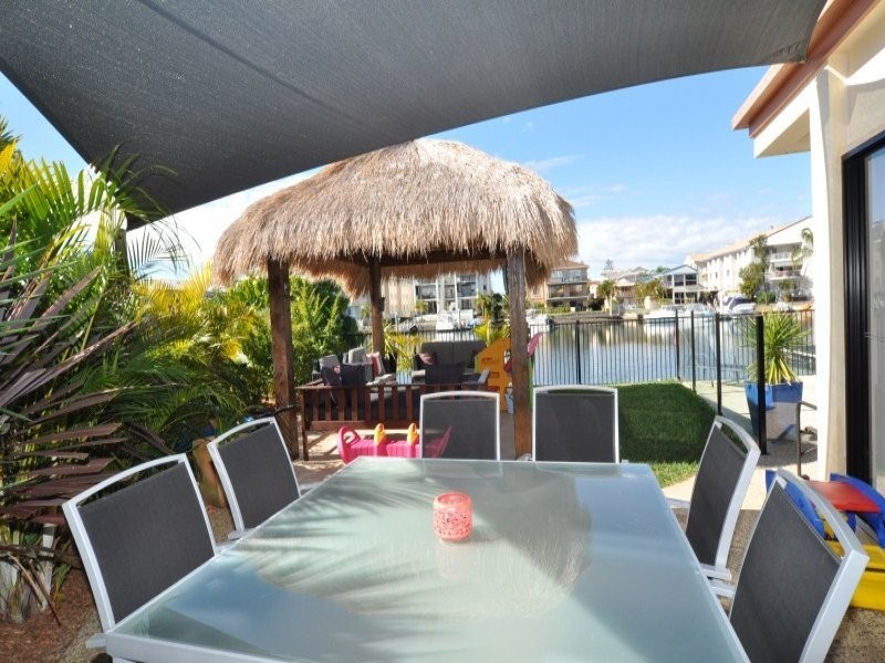 1/48 Vaggelas Crescent, Biggera Waters QLD 4216