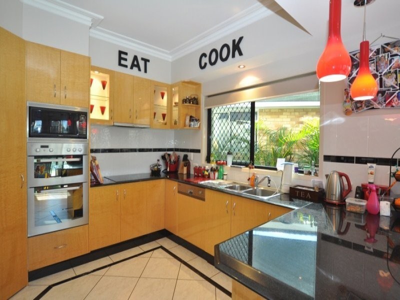 1/48 Vaggelas Crescent, Biggera Waters QLD 4216