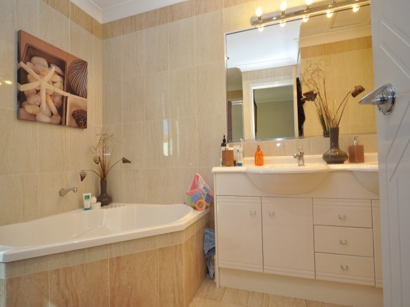 1/48 Vaggelas Crescent, Biggera Waters QLD 4216