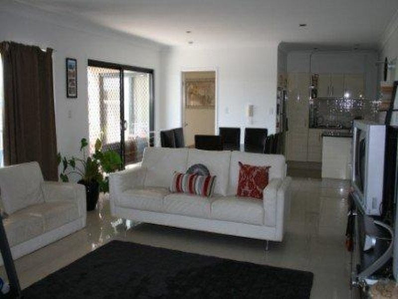 8/26 Bath Street, Labrador QLD 4215