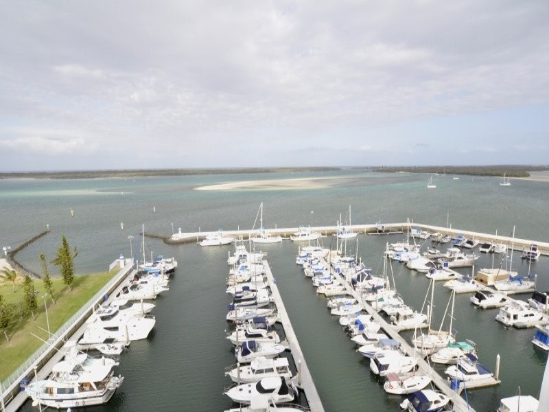 21/19 Oatland Esplanade, Runaway Bay QLD 4216