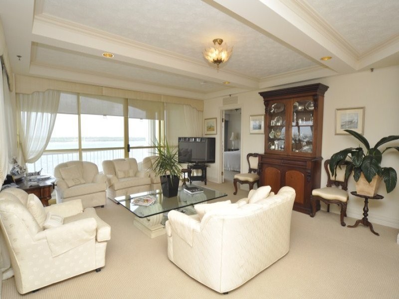 21/19 Oatland Esplanade, Runaway Bay QLD 4216