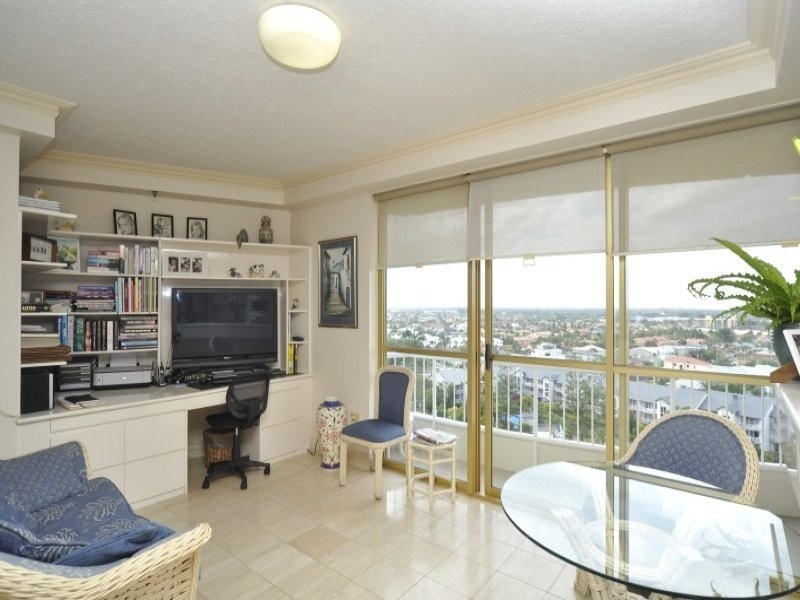 21/19 Oatland Esplanade, Runaway Bay QLD 4216