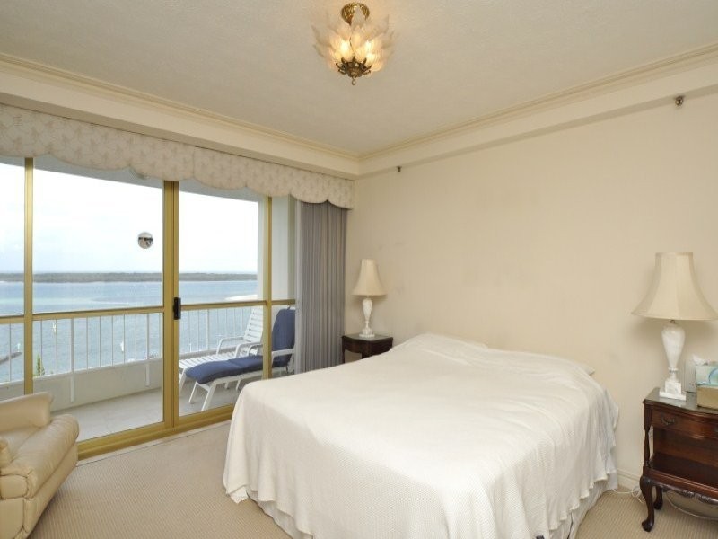 21/19 Oatland Esplanade, Runaway Bay QLD 4216