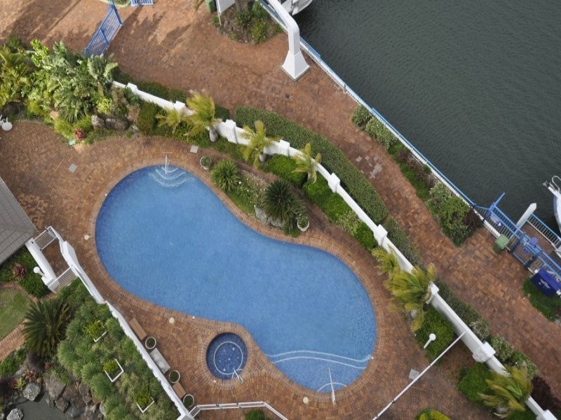 21/19 Oatland Esplanade, Runaway Bay QLD 4216