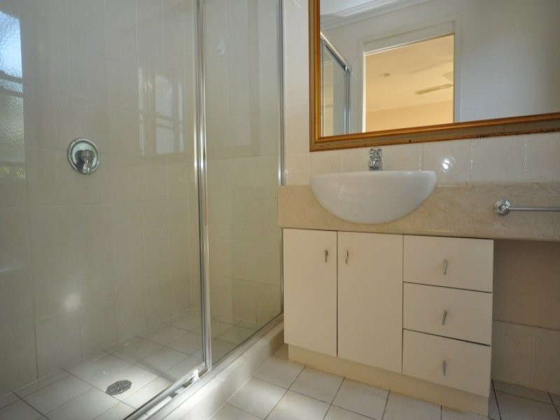 2/433 Brisbane Road, Coombabah QLD 4216