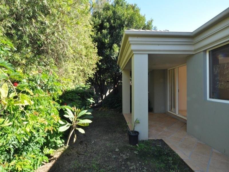 2/433 Brisbane Road, Coombabah QLD 4216